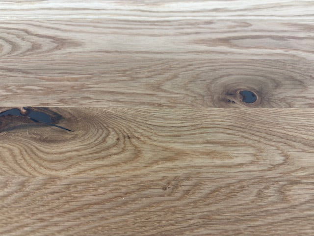Rustikales Eiche Lowboard von Wildwuchs-Möbel, 150 cm breit, mit natürlicher Maserung und eleganter Holzoptik.