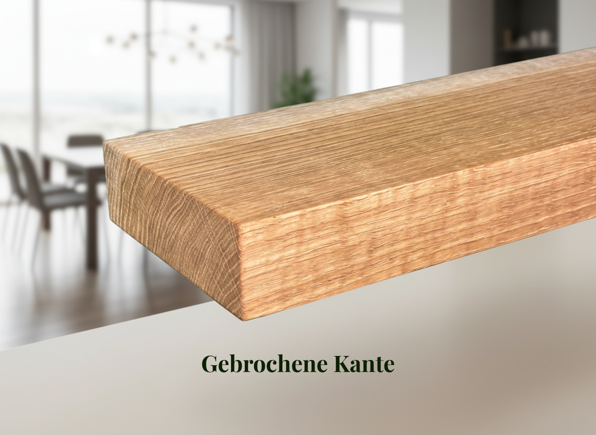 Esstisch aus Eiche mit naturgeölter Oberfläche und U-förmigem Fuß, zeigt gebrochene Kante für einzigartiges Design.