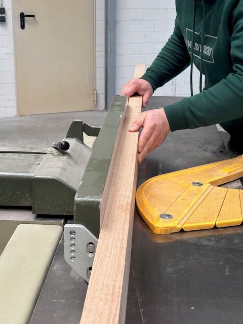 Von der Bohle zum Möbel – Warum echte Handarbeit den Unterschied macht