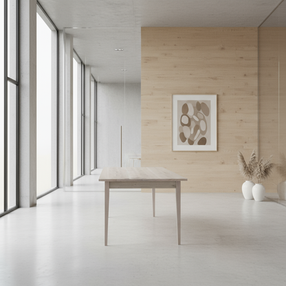 Rustikaler Esstisch aus Eiche von Wildwuchs-Möbel, weiß geölt mit schlankem Holzfuß, modernes Design, ideale Esszimmermöbel