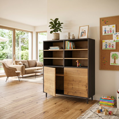 Rustikaler Eiche Highboard von Wildwuchs-Möbel, schmal, natur/Schwarz geölt, 120cm, modernes Design, mit schmalen Fugen.