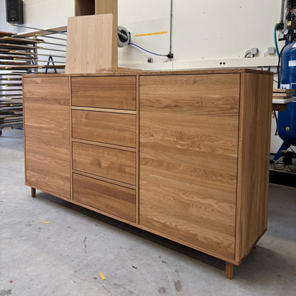 Helles Eichenseitboard mit 4 Schubladen, naturgeölt, 180cm breit, aus der Kollektion Wildwuchs-Möbel, moderne Holzmöbel