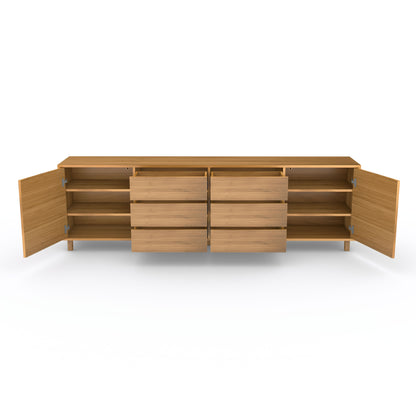 Helles Eichen-Sideboard von Wildwuchs-Möbel, naturgeölt, 240cm lang, mit offener Tür und Stauraum.