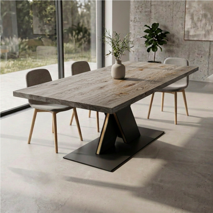 Rustikaler Esstisch aus geölter Eiche mit grauem Finish, massiver Stahl-Fuß im X-Design, von Wildwuchs-Möbel.